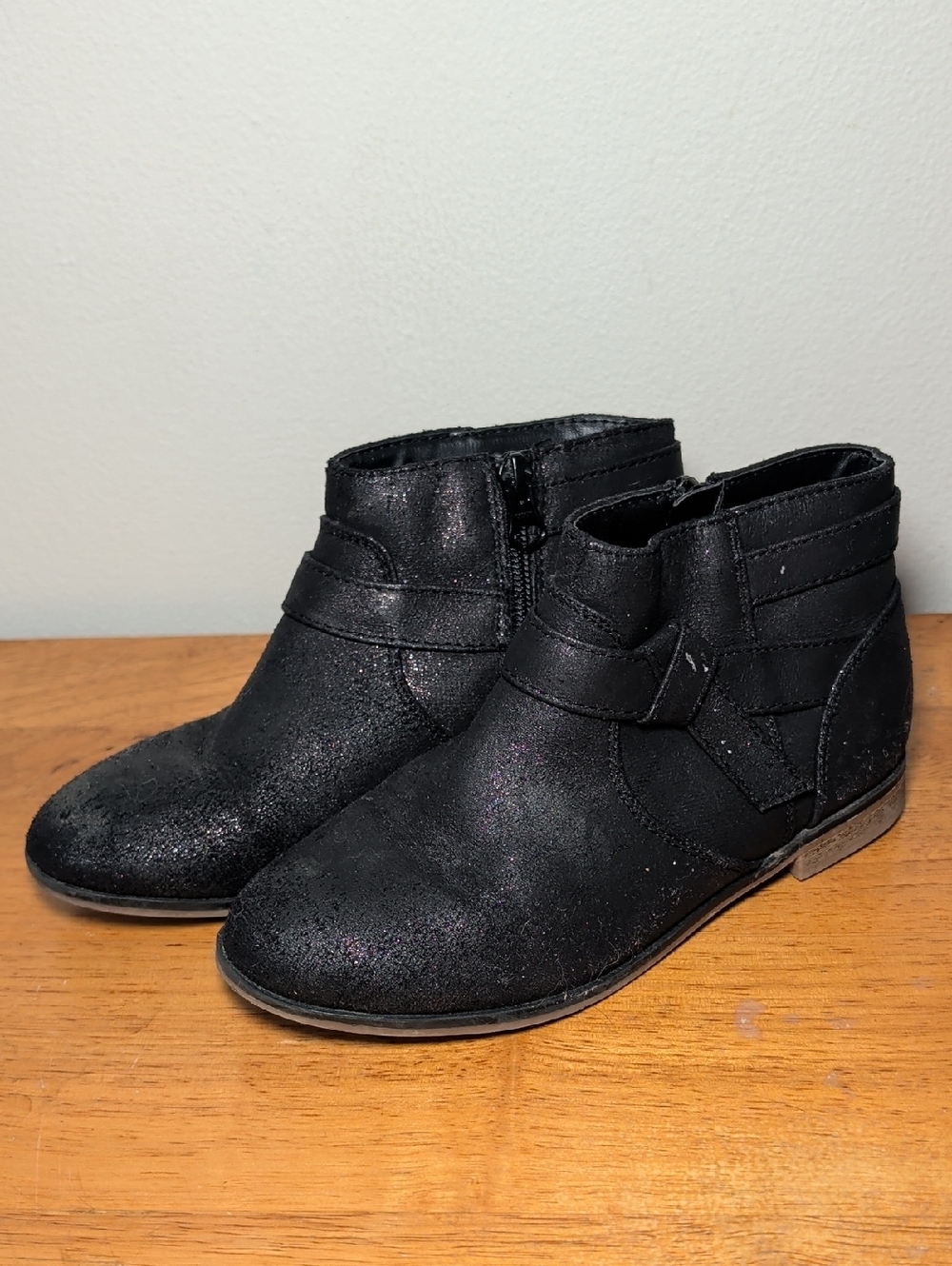 Cat & Jack Black Sparkly Ankle Boots with Side Bow Round Toe Zip Girls Size 2
